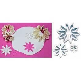 STAMPI TAGLIABISCOTTI / TAGLIAPASTA IN PLASTICA " MARGHERITA " DAISY FONDANT CUT OUTS STAMPI TAGLIABISCOTTI / TAGLIAPASTA IN PLASTICA " MARGHERITA " DAISY FONDANT CUT OUTS